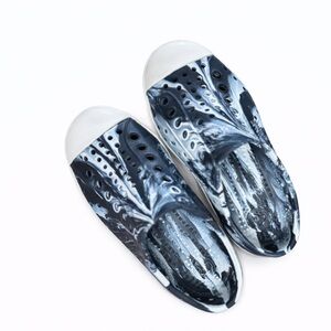 Native Shoes Black and White Swirl Slip-Ons. Water Shoe Casual Size 10